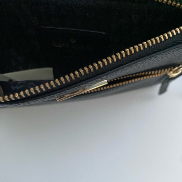 Kate Spade Highland Place Bee Black Pebbled Leather Wristlet Wallet.